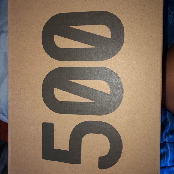 Yeezy 500 - Picture 2 of 3